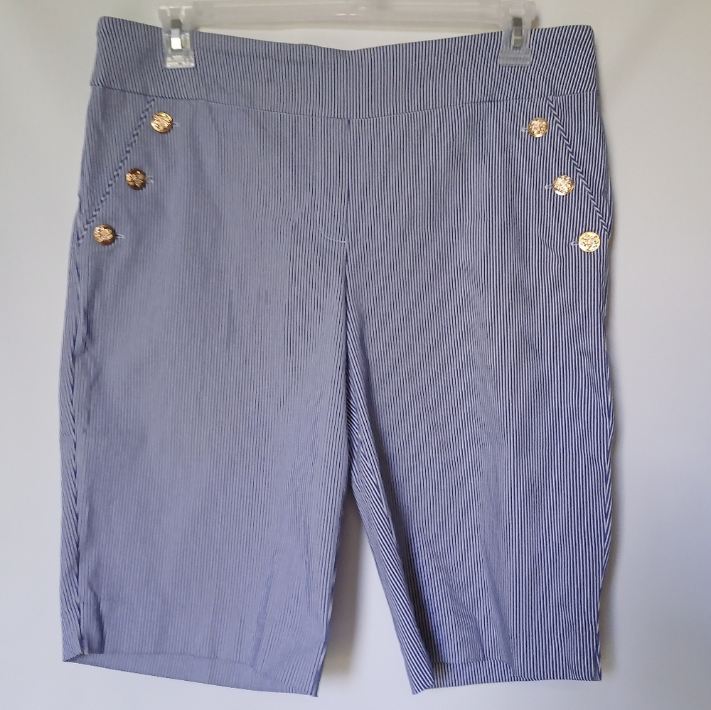 Liz Claiborne Womens Classic Bermuda Shorts Size XL Color Blue White Striped